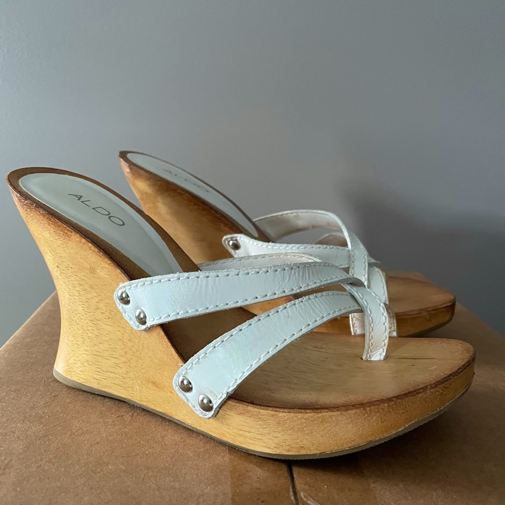 Aldo size 5 white wedges